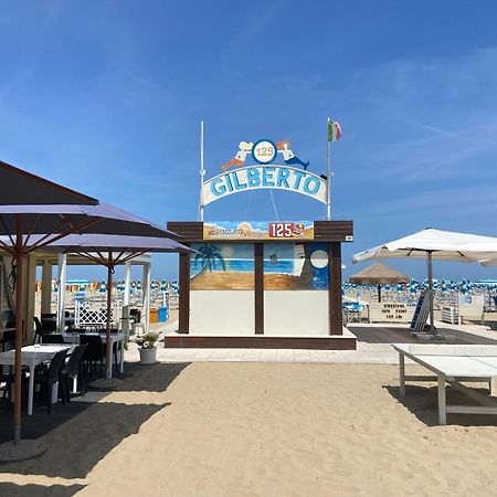 Chiama Hotel Римини Екстериор снимка