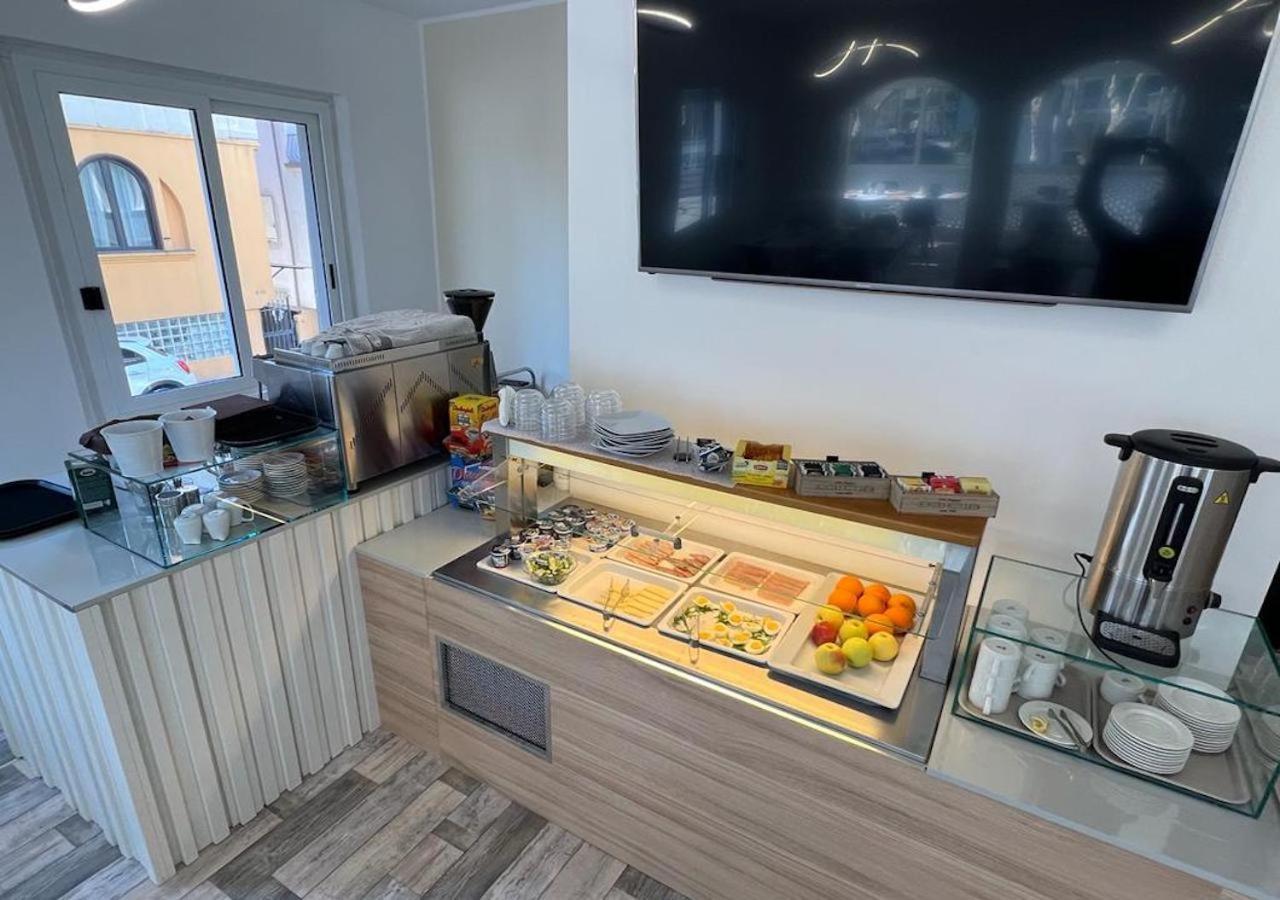 Chiama Hotel Римини Екстериор снимка