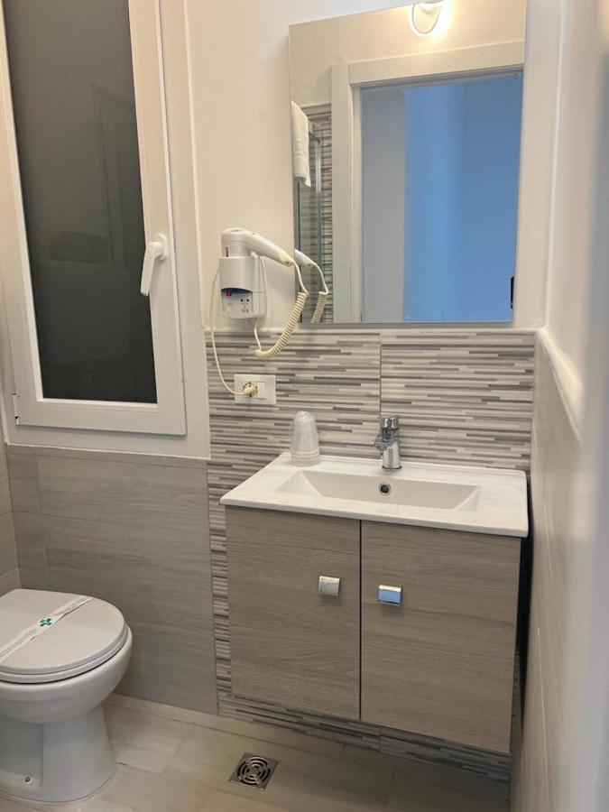 Chiama Hotel Римини Екстериор снимка