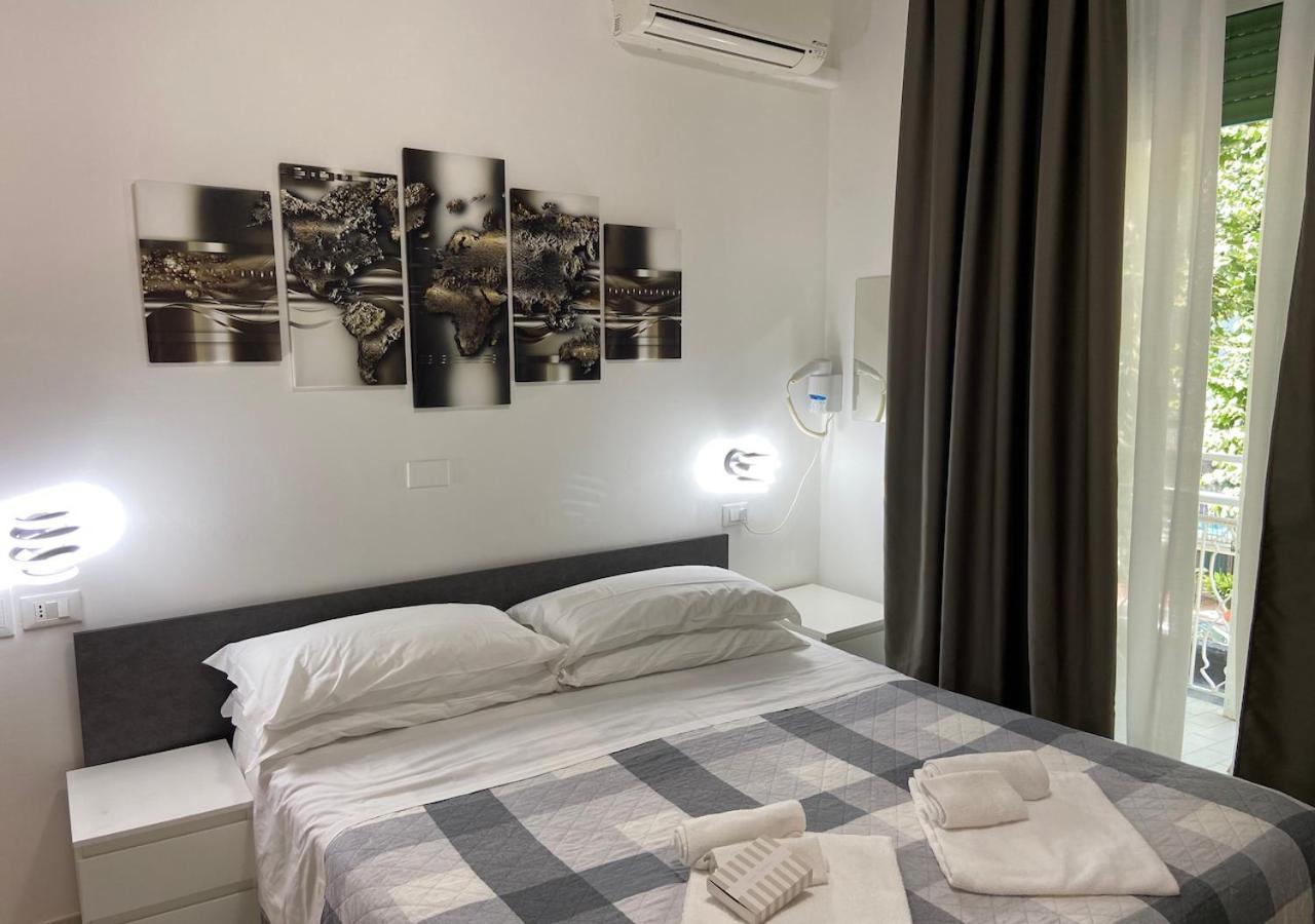 Chiama Hotel Римини Екстериор снимка