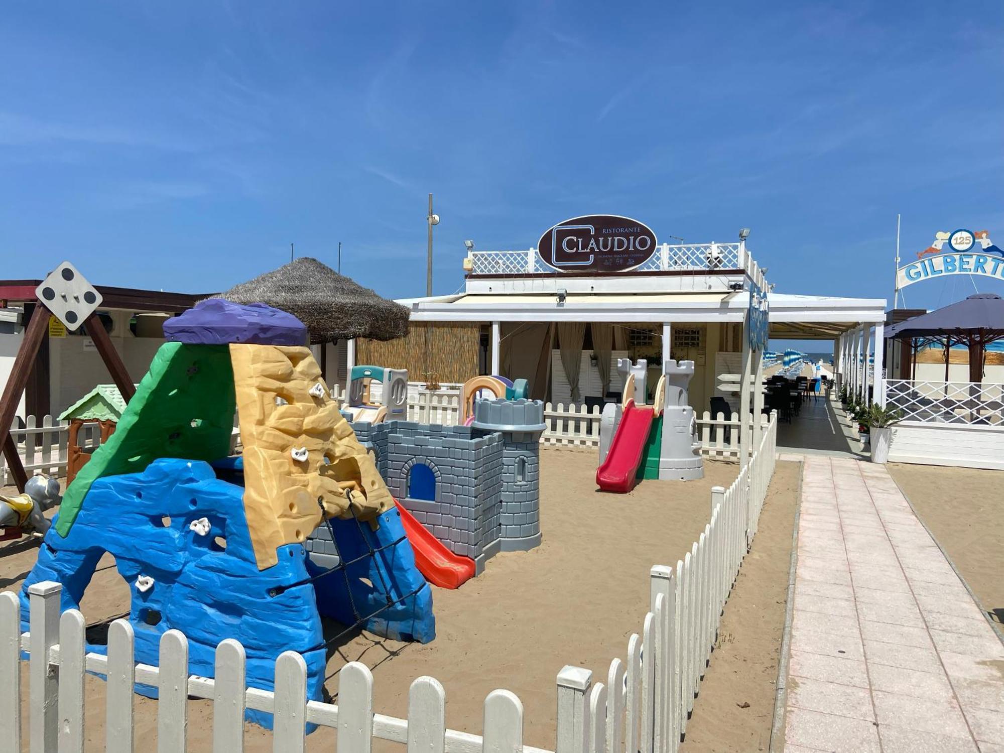 Chiama Hotel Римини Екстериор снимка