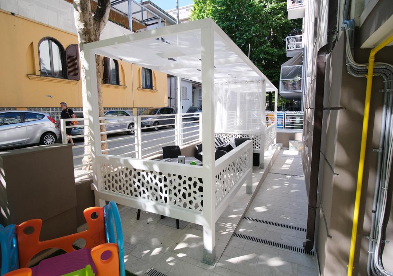 Chiama Hotel Римини Екстериор снимка