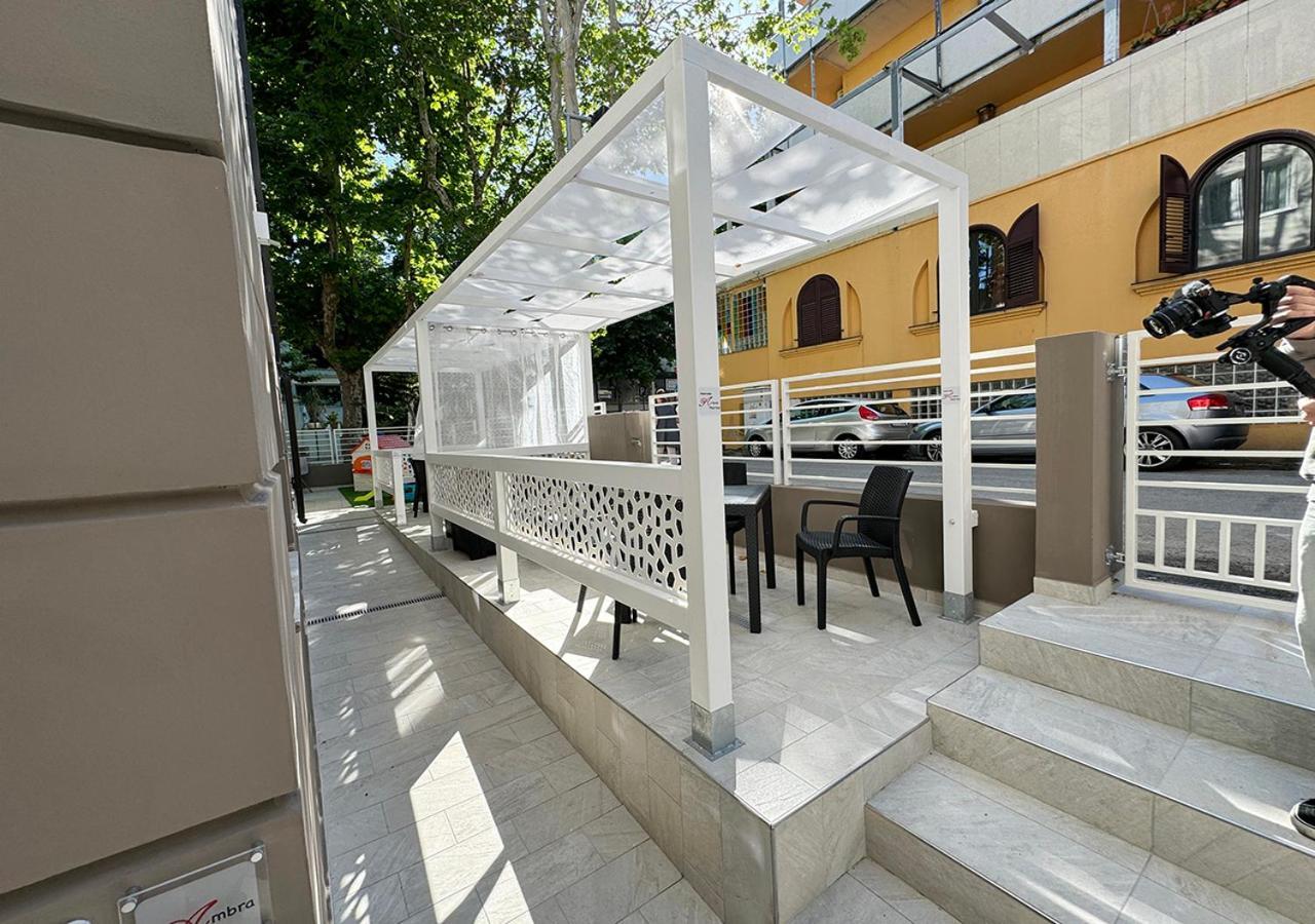 Chiama Hotel Римини Екстериор снимка
