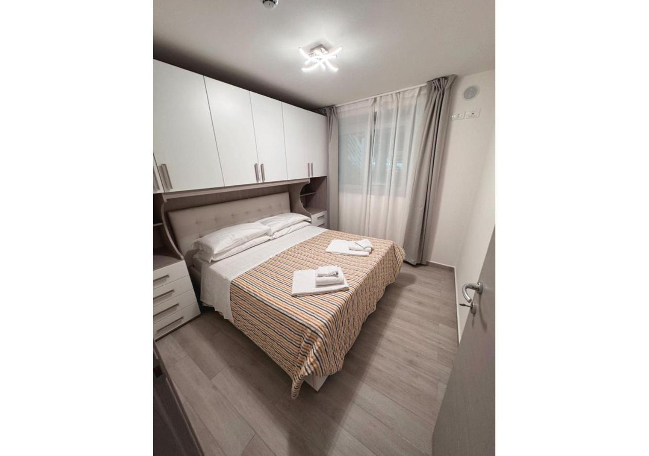 Chiama Hotel Римини Екстериор снимка
