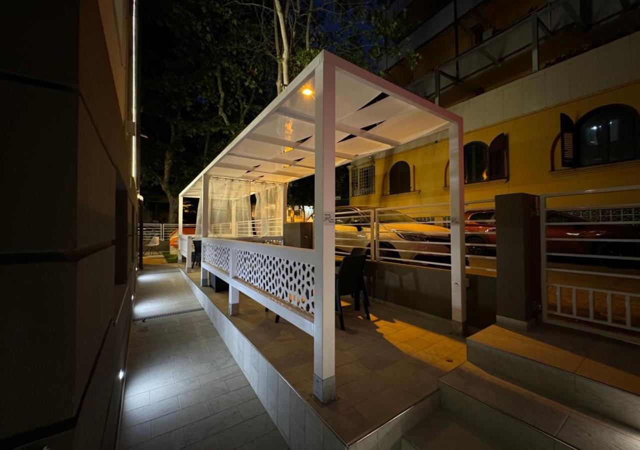 Chiama Hotel Римини Екстериор снимка